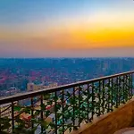 شقة فندقية ترى النيل والاهرامات