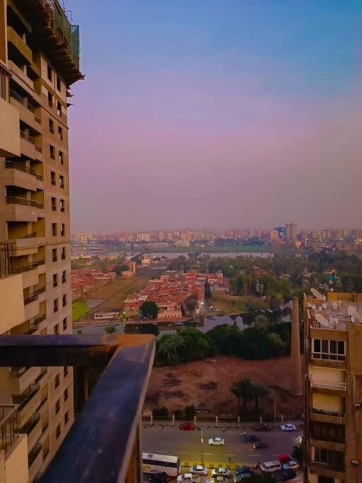 شقة فندقية ترى النيل والاهرامات Apartment Cairo