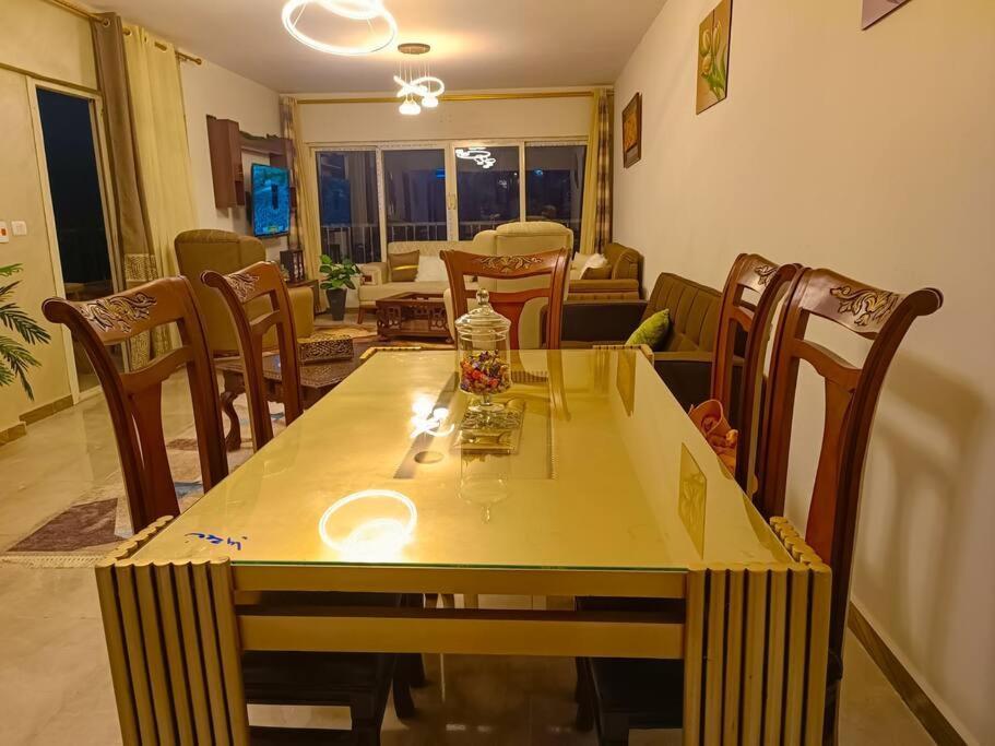 شقة فندقية ترى النيل والاهرامات Apartment