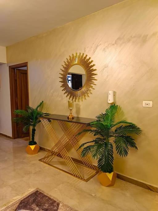 شقة فندقية ترى النيل والاهرامات Apartment Cairo